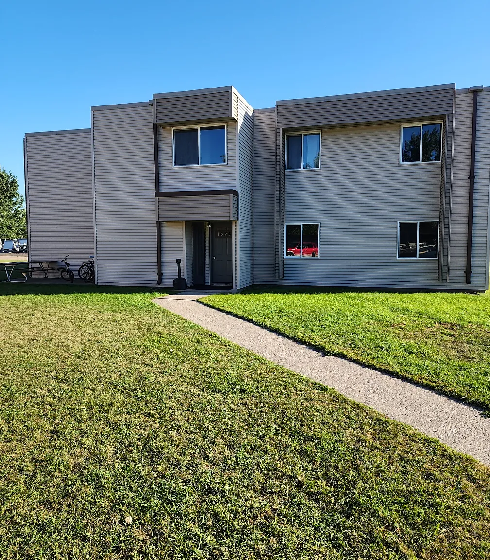Hatton Apartments of ND (Building 1027) - 1027-203 — Photo 1