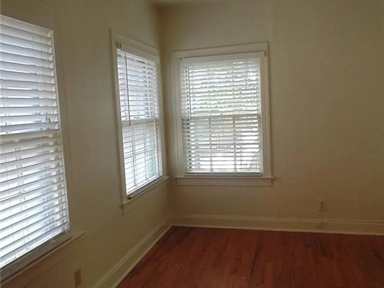 912 W 22nd 1/2 St #G — Photo 10