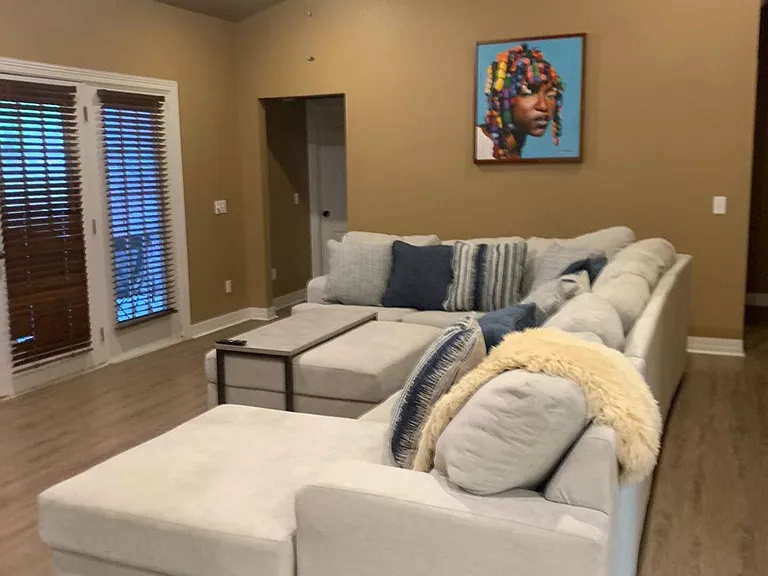 803 N Meadowlands Dr — Photo 3