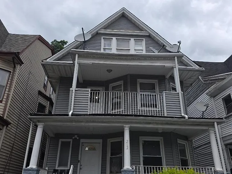 212 Park Ave — Photo 1