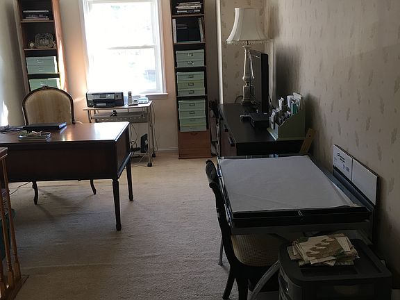 5th image of Winterberry Cir