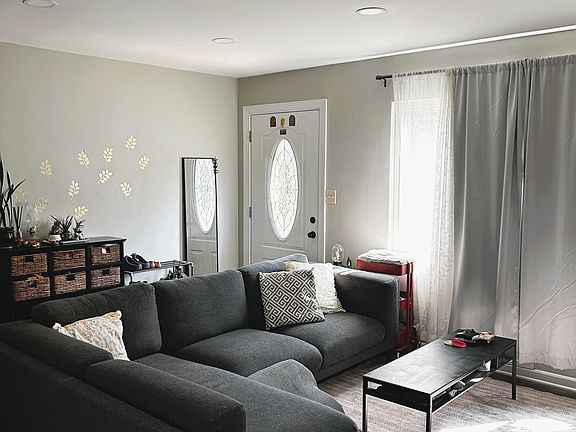 4th image of 3129 King St