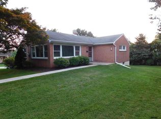 202 Park Ave, Glen Rock, PA 17327