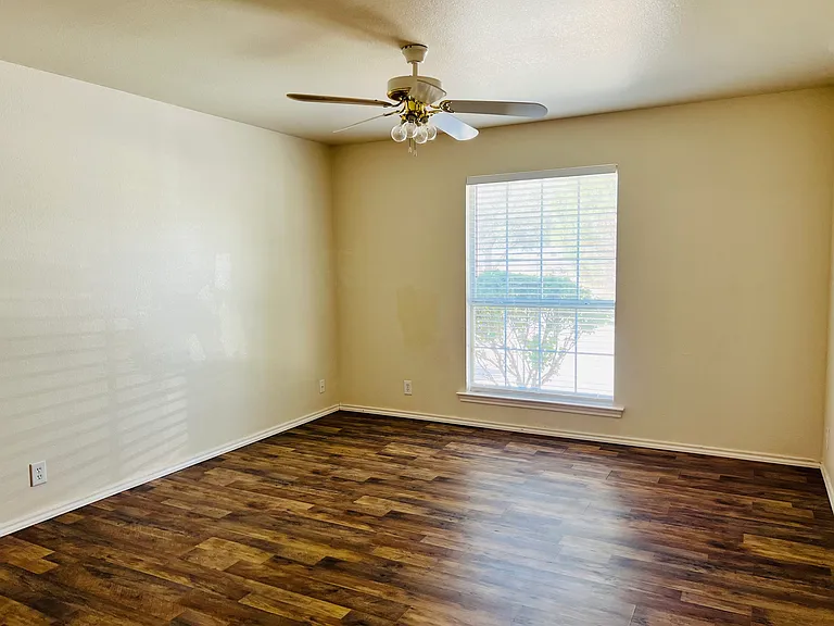 2905 Bluebird Ln — Photo 32
