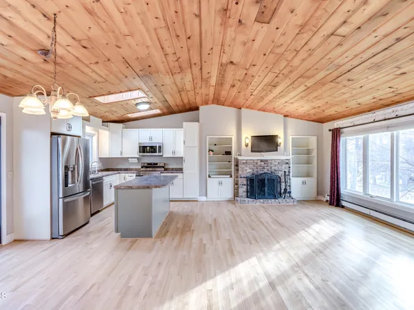 2428 Atlas Dr, Bismarck, ND 58503