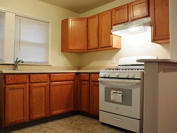 5th image of 6905 Chelwynde Ave
