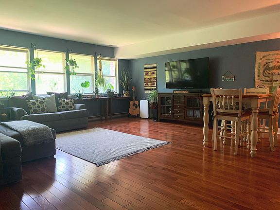 3rd image of 423 Bianca Cir