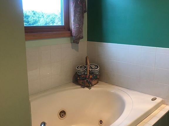 3rd image of 7025 Emily Ln