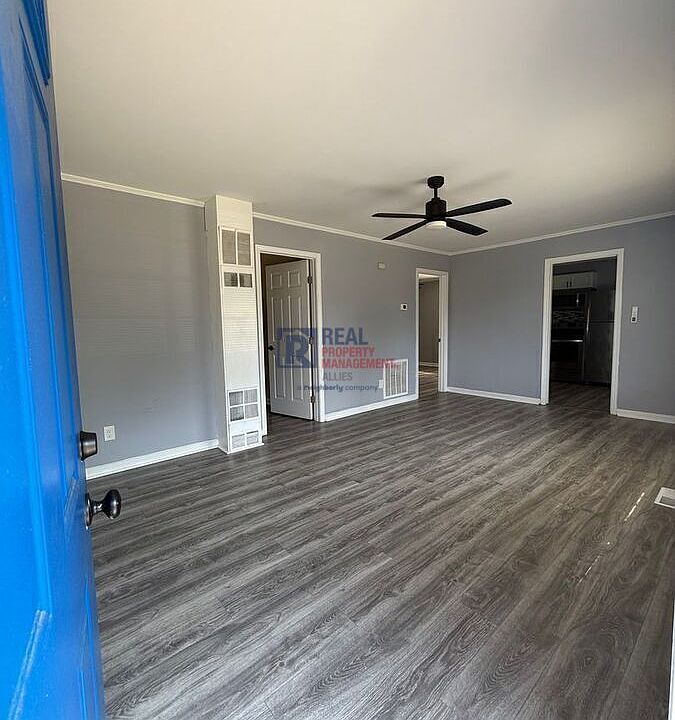 1st image of 2909 Skyline Rd