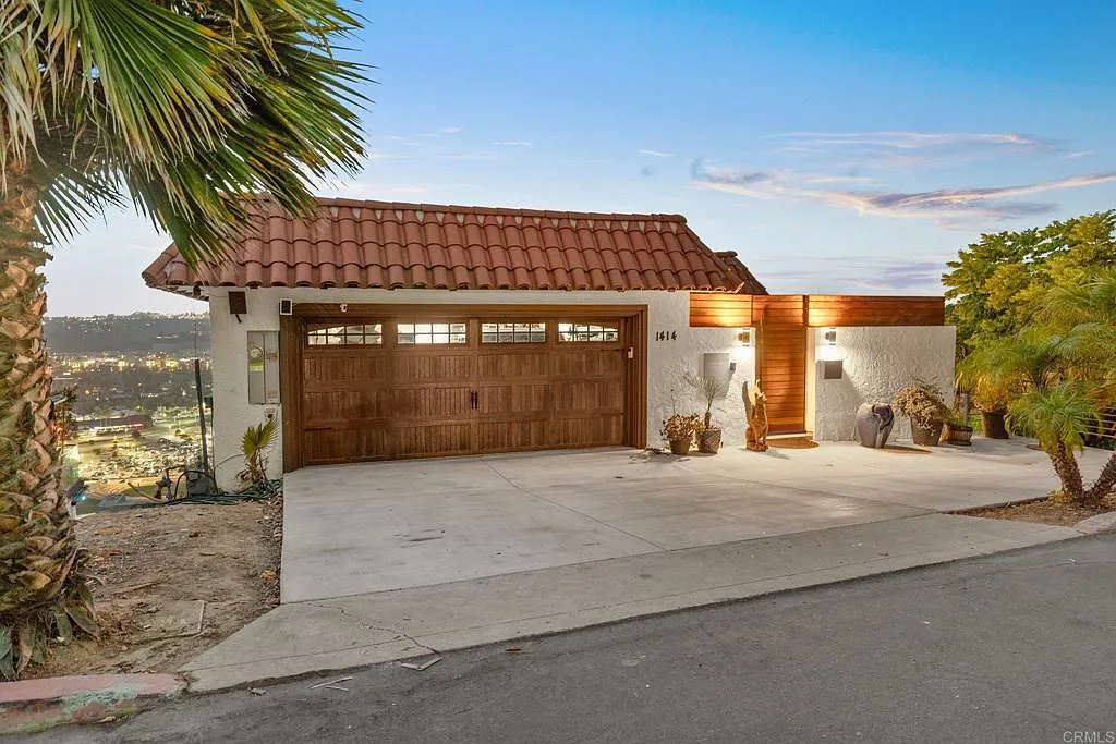 5 bed, 3000 sqft, $9,850 — Photo 2