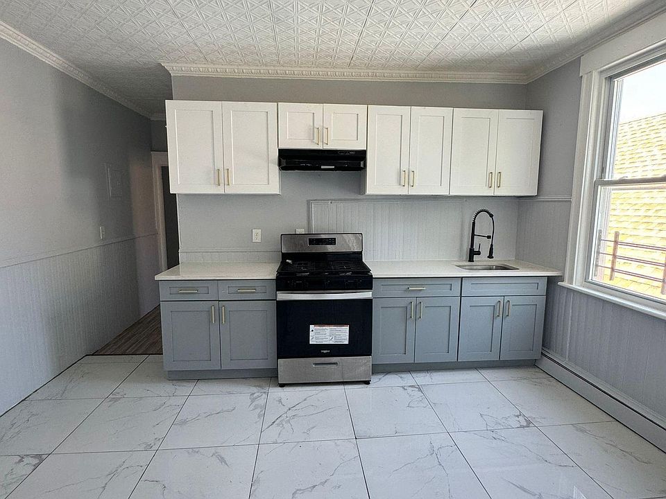 1st image of 88-90 N 5th St #4