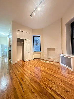 Rented by Bond New York | media 4