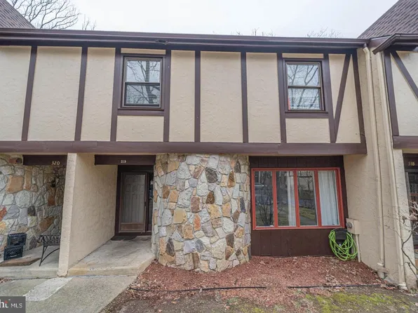 319 Byron Ct, Sicklerville, NJ 08081
