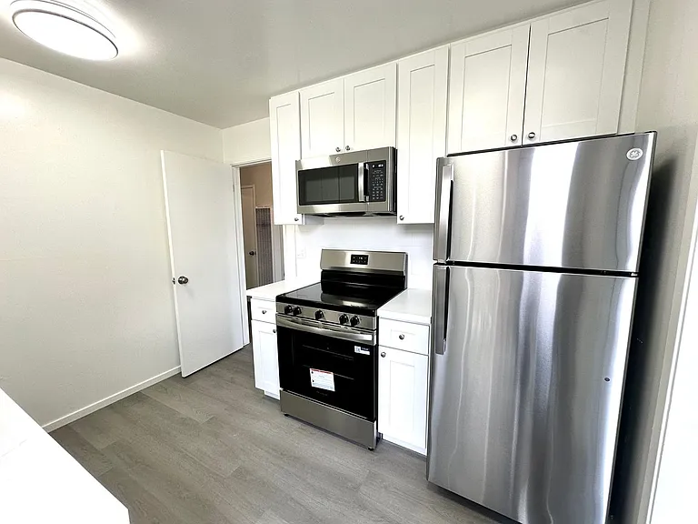 3792 Harrison St — Photo 7