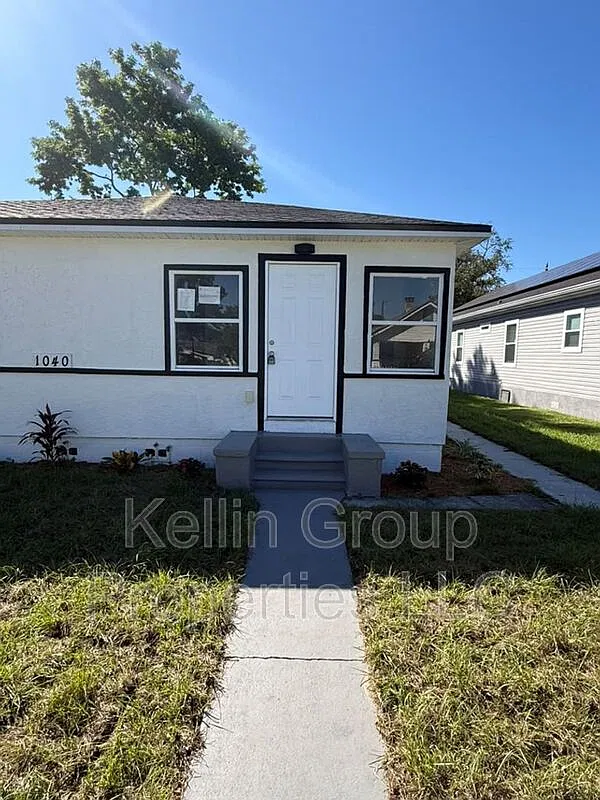 2 bed, 1.0 bath, 885 sqft, $1,850 — Photo 1
