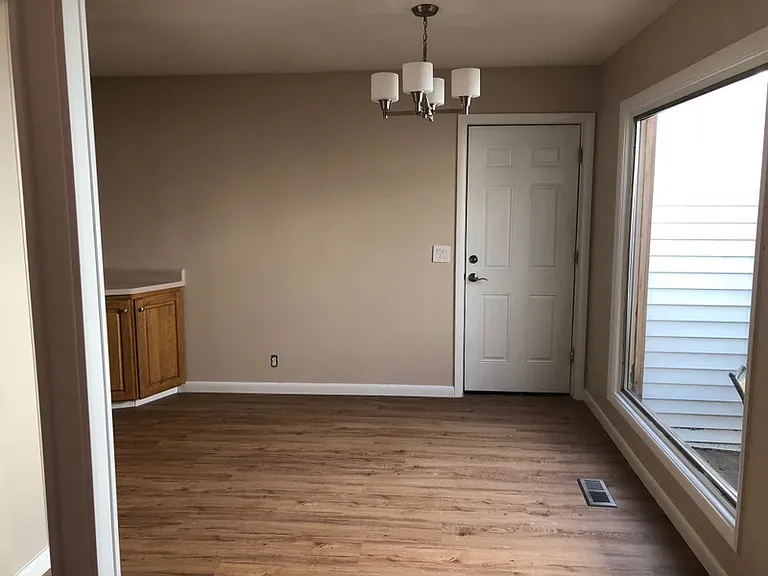 8410 S Kings Hill Dr — Photo 7