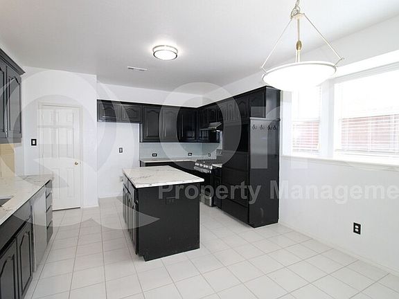 4th image of 18671 Gibbons Dr
