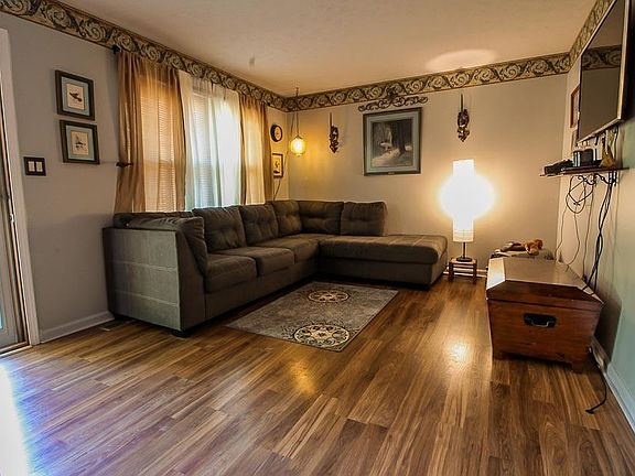 5th image of 306 Windham Hill Ct