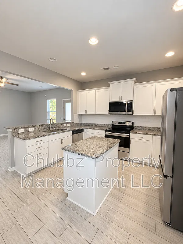 3 bed, 2.5 bath, 1686 sqft, $2,600 — Photo 4