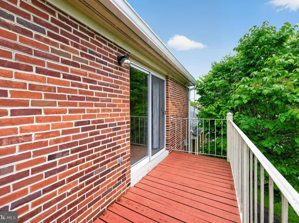 46 Buttonwood St, Mount Holly, NJ 08060