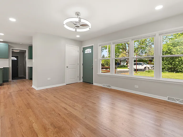11920 S 74th Ave — Photo 8