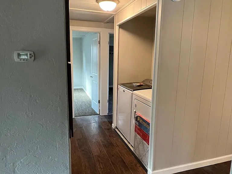 2038 Laburnum Ave #B — Photo 7