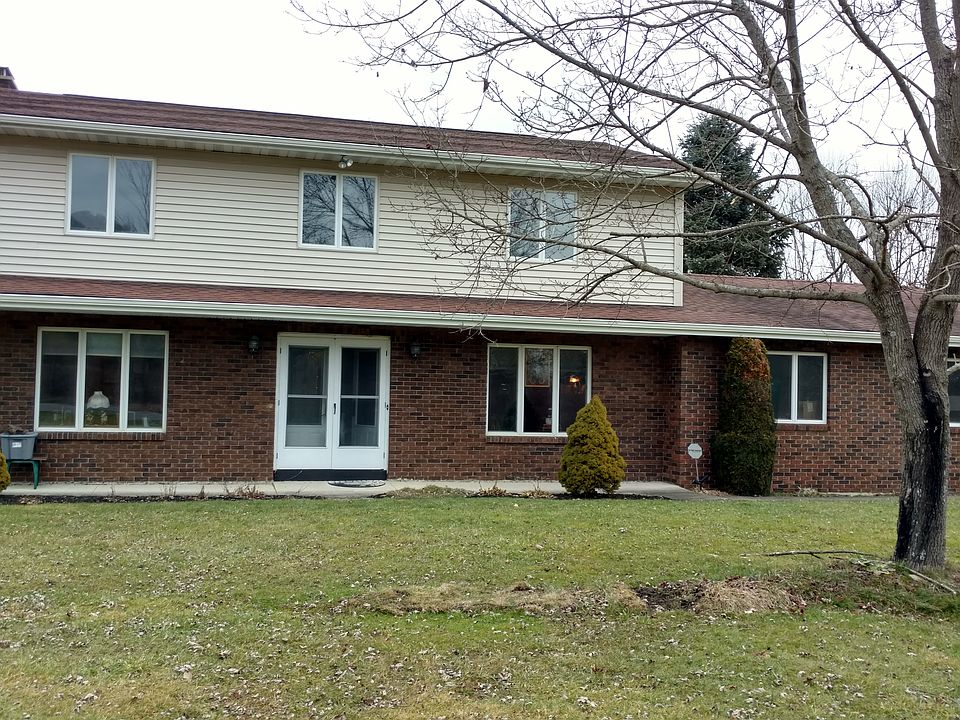 Beautiful 2 story colonial