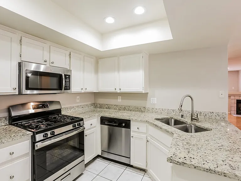 4136 Glenfield Cir — Photo 8
