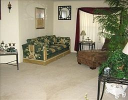 3rd image of 3728 Grove Cir