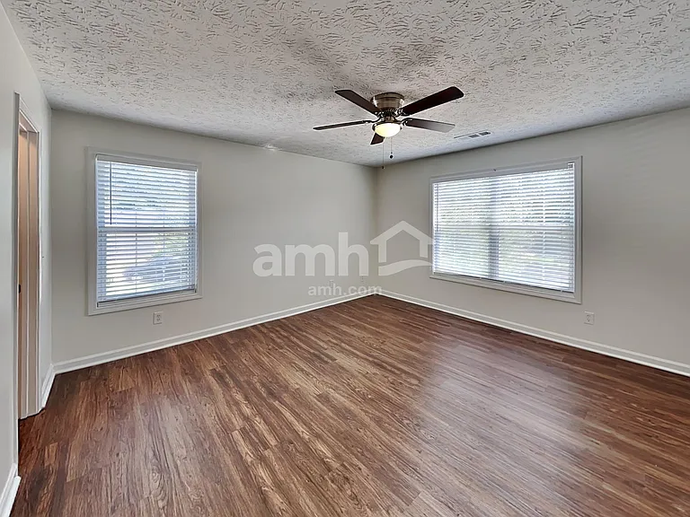 205 Daventry Way — Photo 8