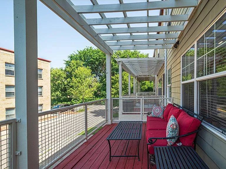 1440 Marshall St NE — Photo 6