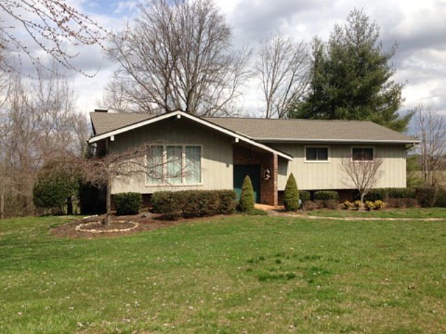 2nd image of 42 Whispering Pines Dr