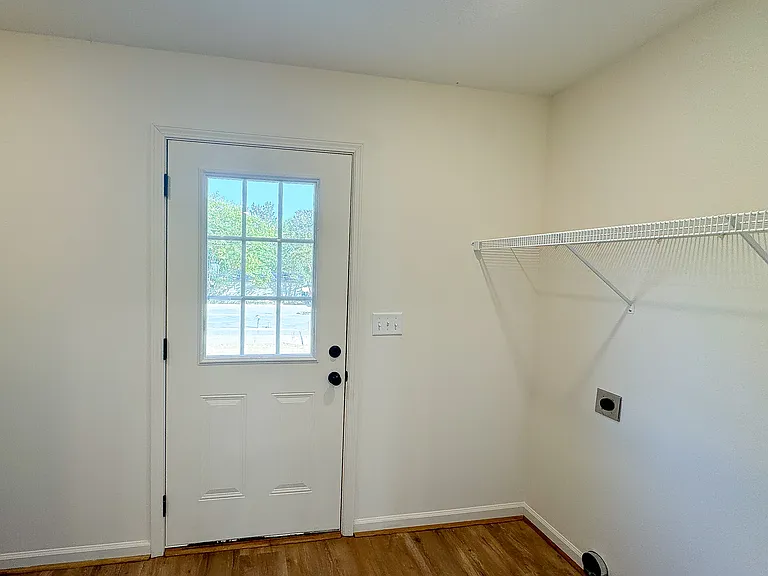 304 Parris St SE #B — Photo 3
