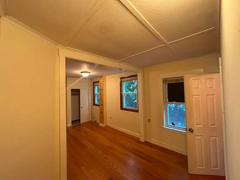 57 Lakeview Ave #E — Photo 11