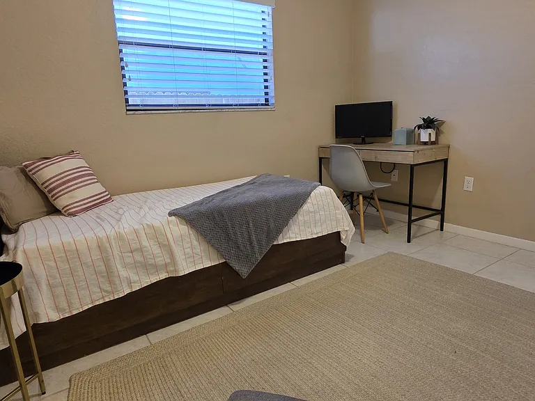 2474 Islander Ct — Photo 12