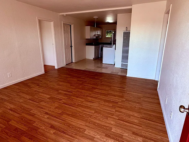 10100 Walnut St #3 — Photo 4