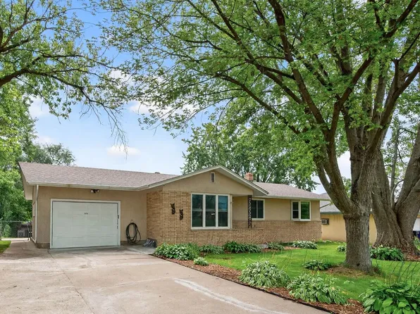 2076 Larpenteur Ave E, Saint Paul, MN 55109