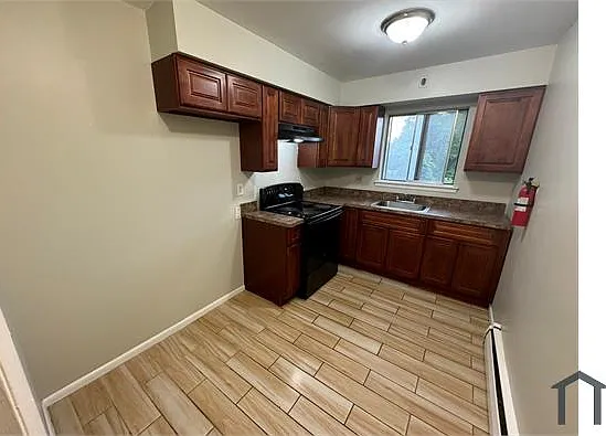 93 Mount Vernon Ave #8 — Photo 1