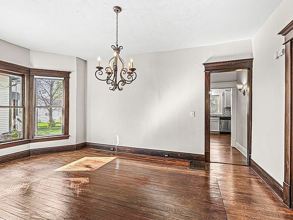 4th image of 1093 Woodward Ave
