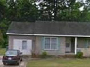 1553 Diamond Rd, Fayetteville, NC 28311