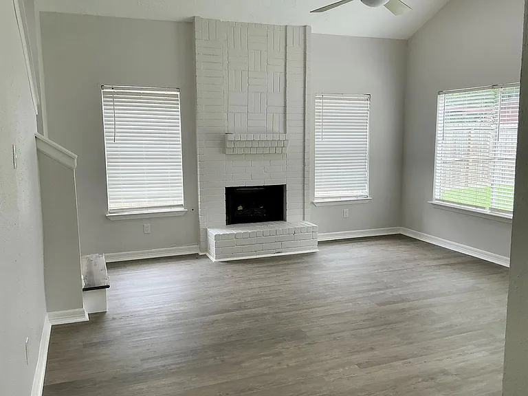 3019 Becket St — Photo 7