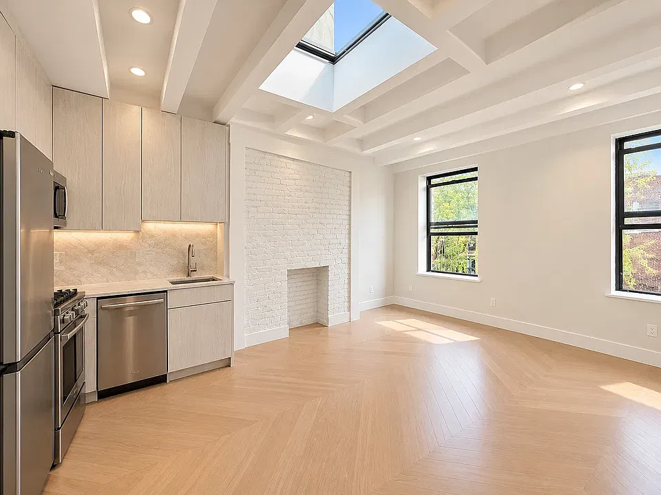 176 7th Ave #3A
