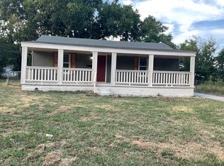 303 W Kittyhawk Dr, Midwest City, OK 73110