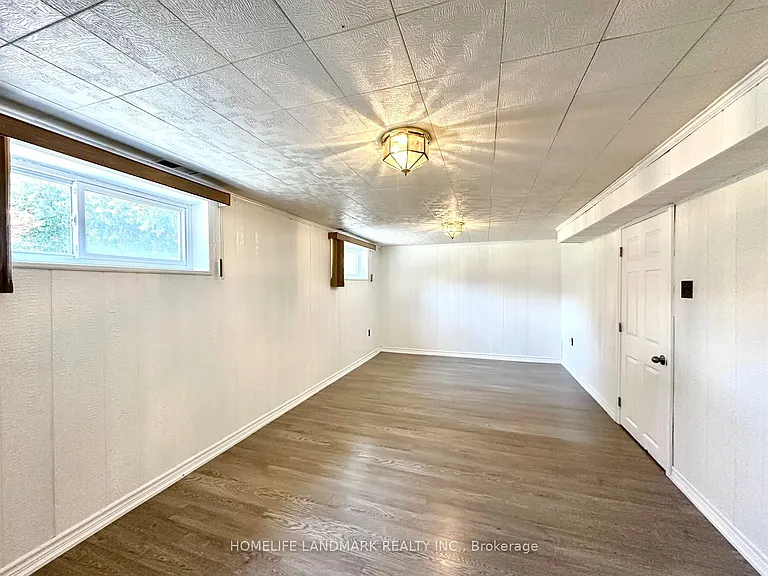 48 Shaftesbury St #LOWER — Photo 15