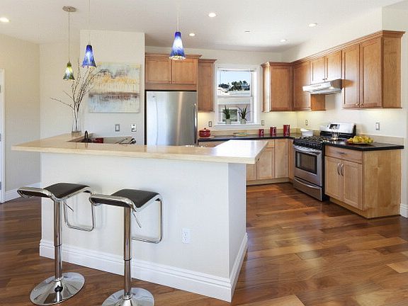 5th image of 3184 Mission St APT 406