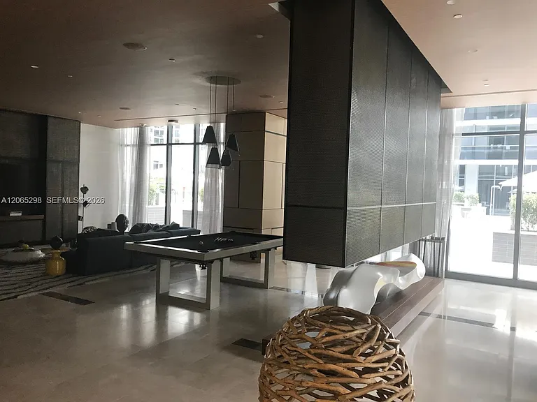 45 SW 9th St #1005 — Photo 39