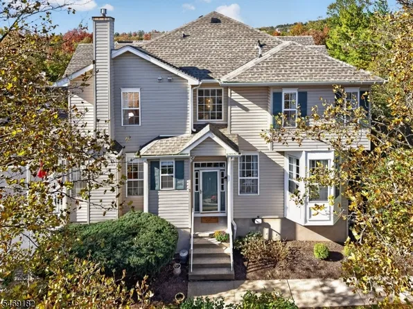 2 Windham Ct, Raritan Twp., NJ 08822