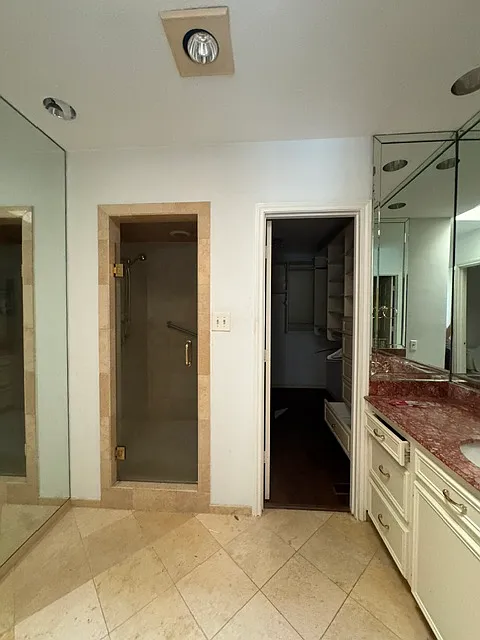 4 bed, 4750 sqft, $3,800 — Photo 3