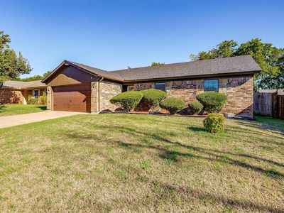 1300 Steinburg Ln, Fort Worth, TX, 76134