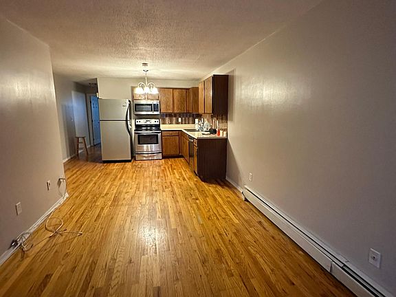 4th image of 569 Smithfield Rd APT 16